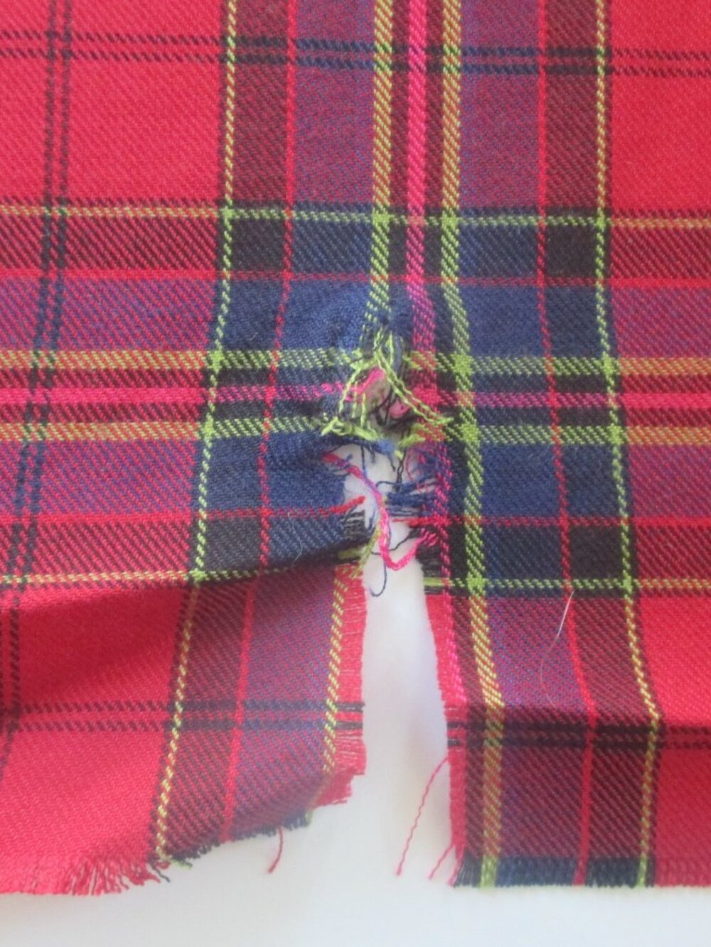 3 Yards Vintage Tartan Plaid Fabric - Picture 4 of 5